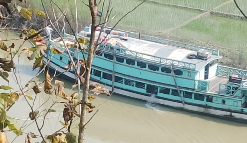 রাঙ্গামাটি কাপ্তাই লেকে লঞ্চ দুর্ঘটনা, অল্পের জন্য রক্ষা পেল দুই শতাধিক যাত্রী